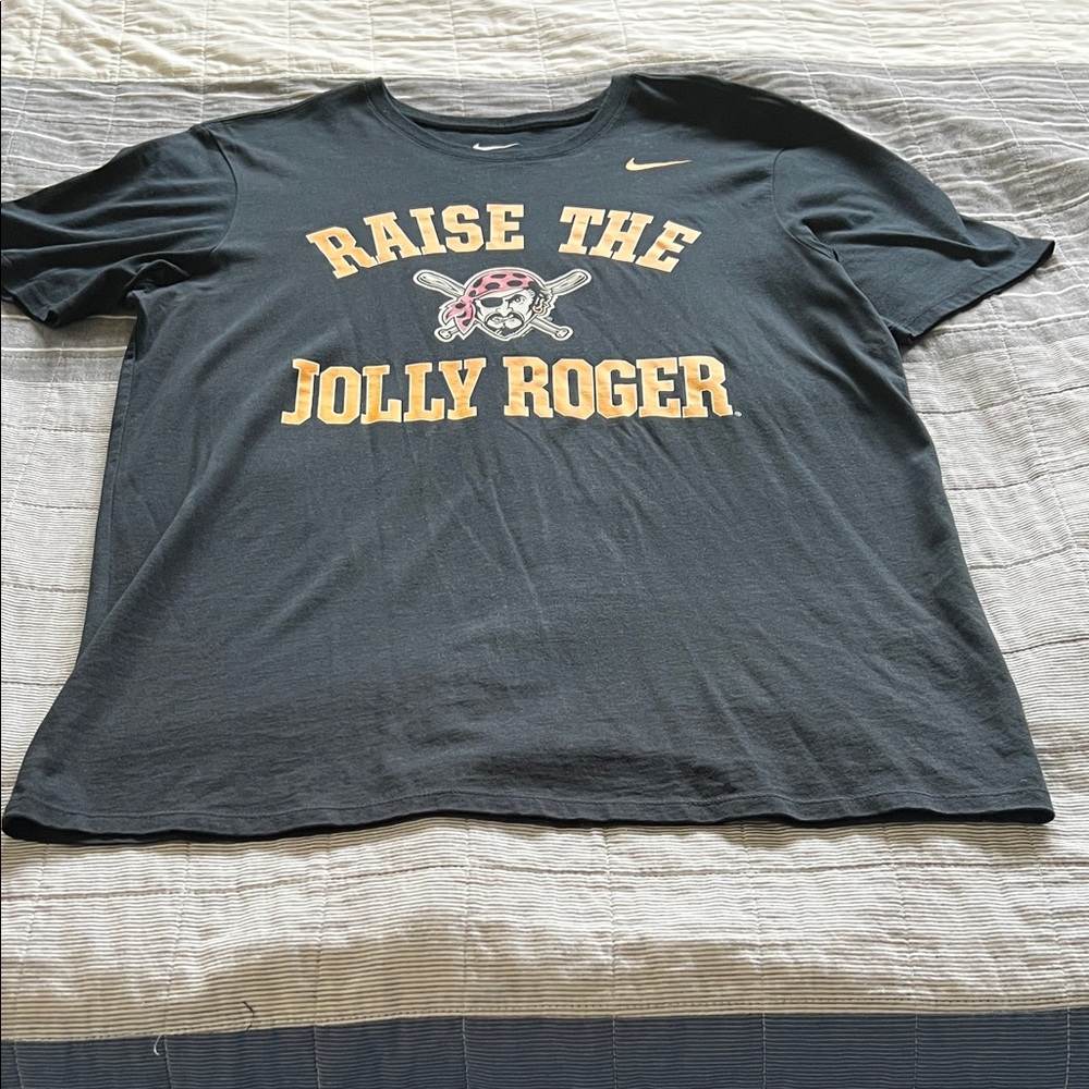 Nike Black T-Shirt with Gold Graphic
